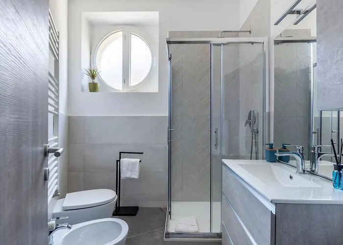 Ponte Milvio 3 Bedroom Appartement *