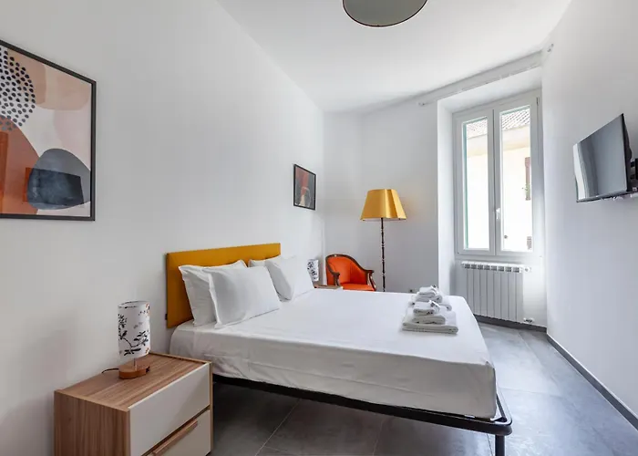 Ponte Milvio 3 Bedroom Appartement Rome